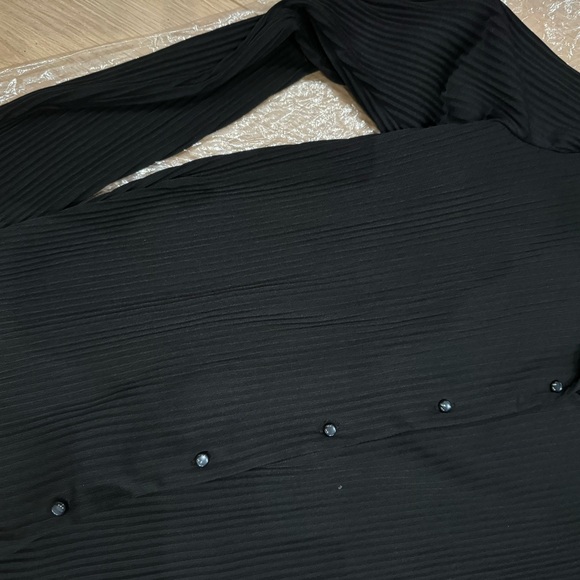 Black, long sleeved, extra large Adrian Papel, pleated  arms and bodice - Picture 5 of 7